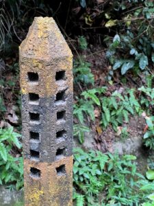 Interesting bollard along road on Woodleigh Park