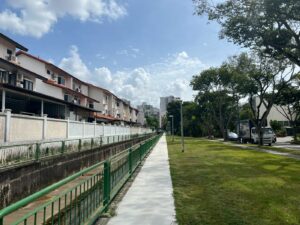 Following the drain again, this time southward towards Chuan Walk and Burghley Drive.